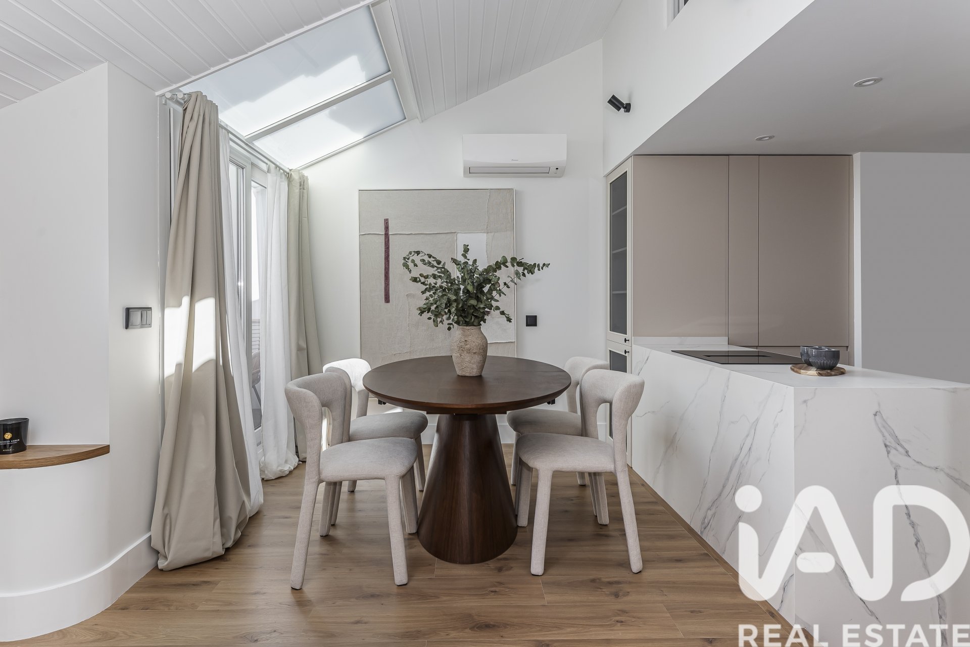 Dúplex en Madrid, España 1 dormitorio, 77 m2 No. 172529