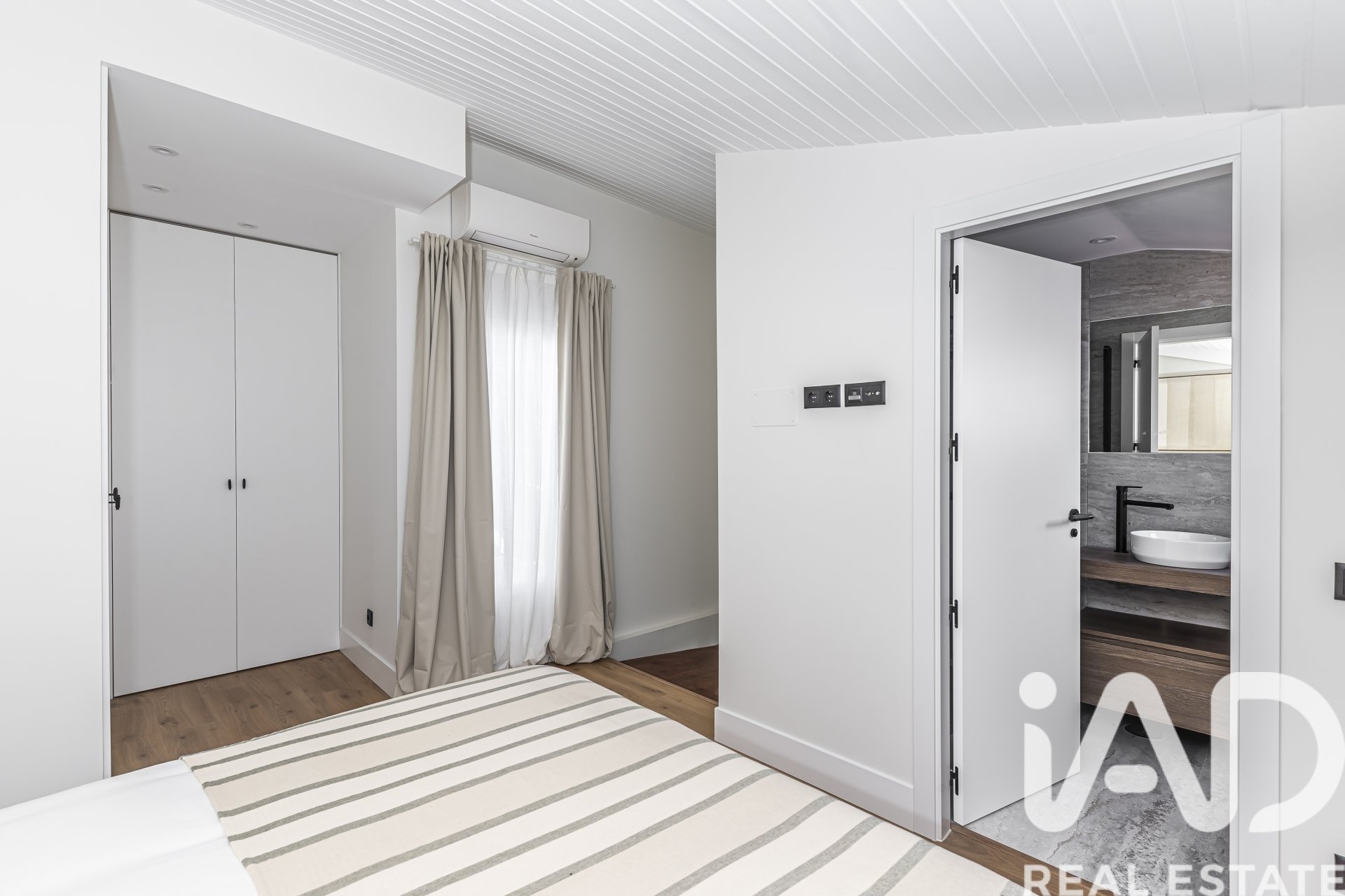 Dúplex en Madrid, España 1 dormitorio, 77 m2 No. 172529