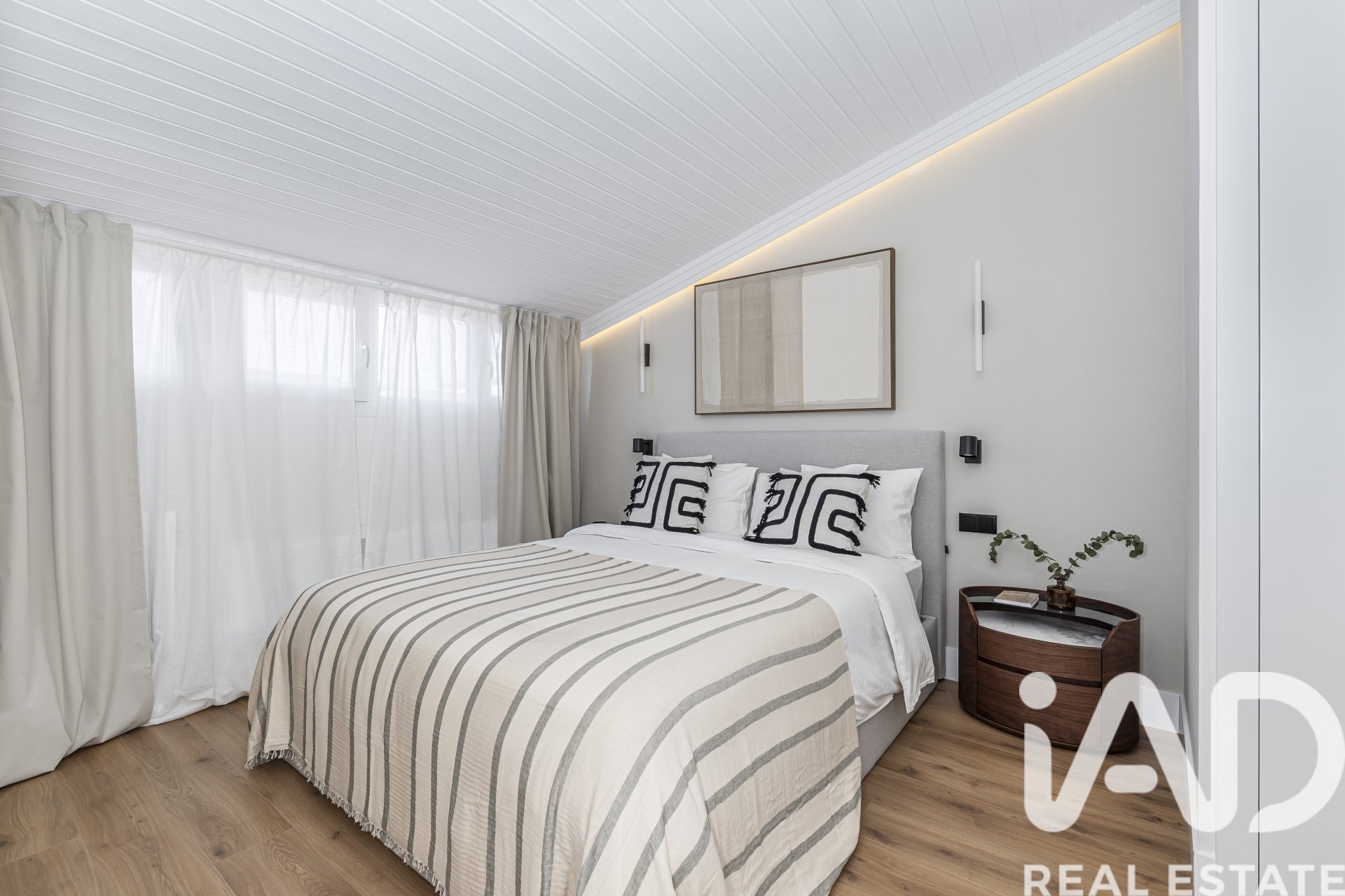 Dúplex en Madrid, España 1 dormitorio, 77 m2 No. 172529