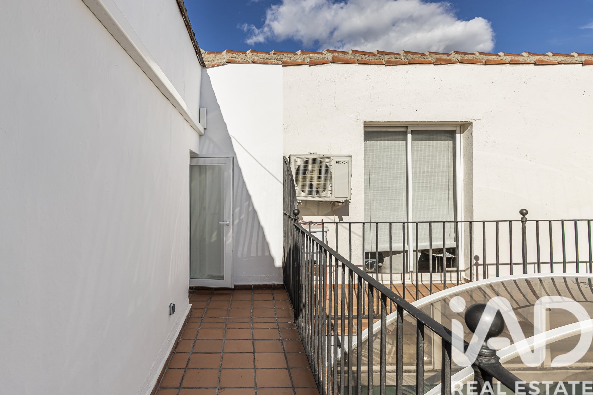 Dúplex en Madrid, España 1 dormitorio, 77 m2 No. 172529