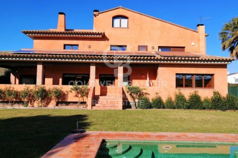 Casa a Mont-ras, Girona, Spagna 4 camere da letto, 613 mq. N° 160404