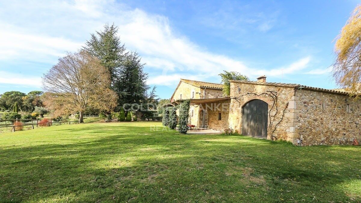 Hus i Caldes de Malavella, Girona, Spanien 7 sovrum, 993 kvm. Nr. 160409