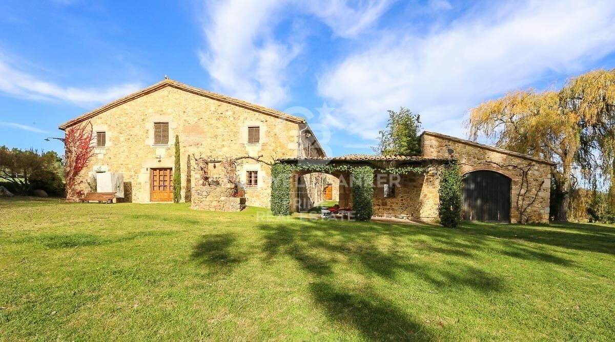 Hus i Caldes de Malavella, Girona, Spanien 7 sovrum, 993 kvm. Nr. 160409