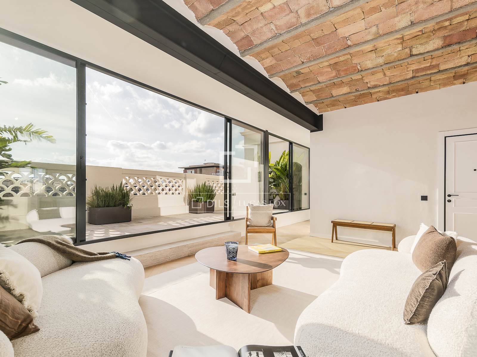 Kattohuoneisto Barcelona, Espanja 4 makuuhuonetta, 186 m2 No. 150403