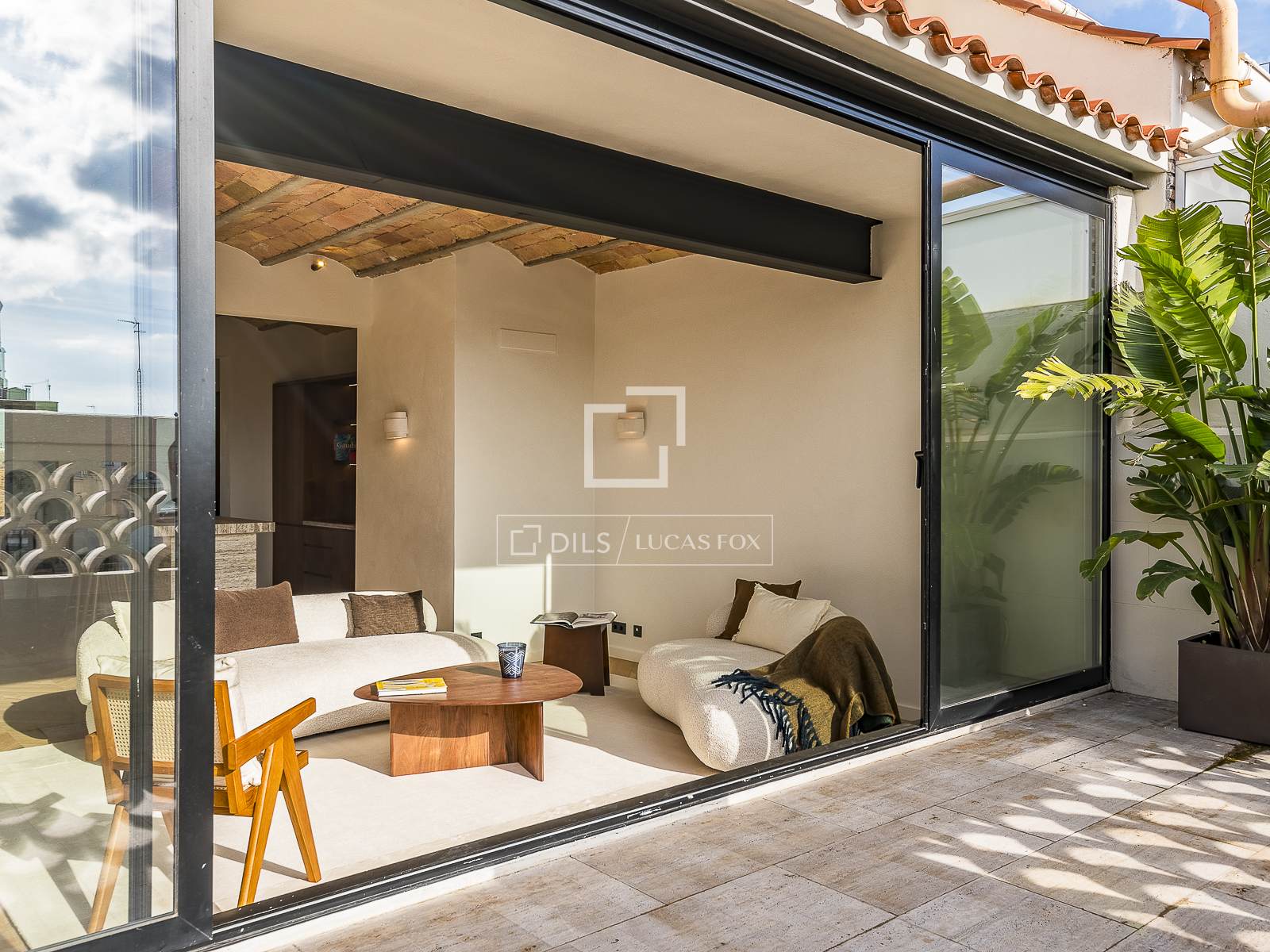 Kattohuoneisto Barcelona, Espanja 4 makuuhuonetta, 186 m2 No. 150403