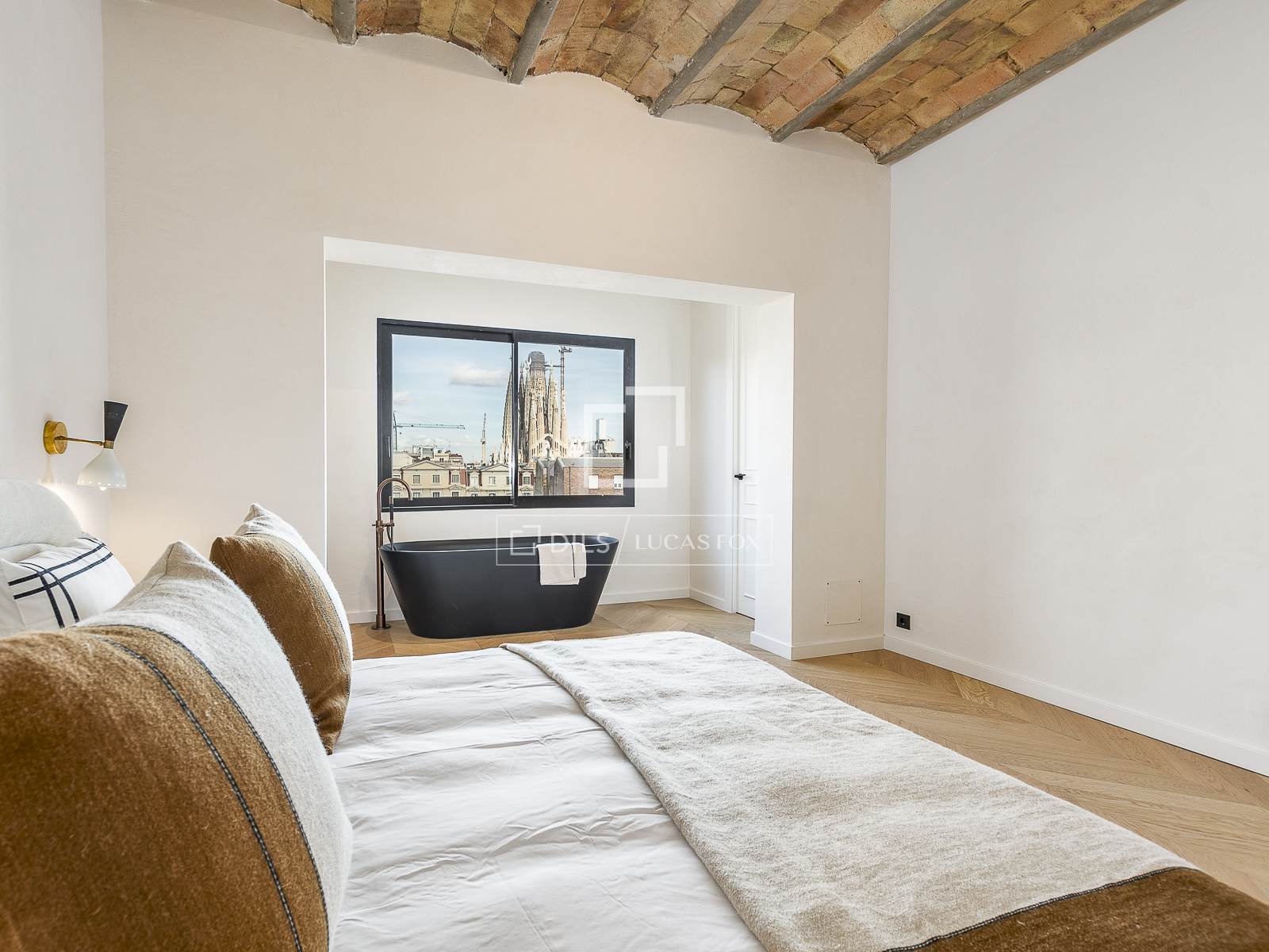 Kattohuoneisto Barcelona, Espanja 4 makuuhuonetta, 186 m2 No. 150403