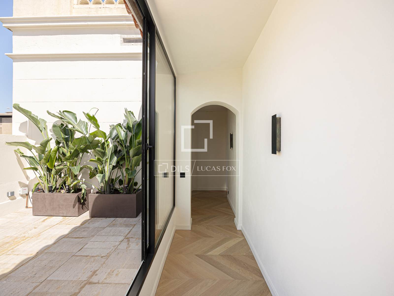 Kattohuoneisto Barcelona, Espanja 4 makuuhuonetta, 186 m2 No. 150403