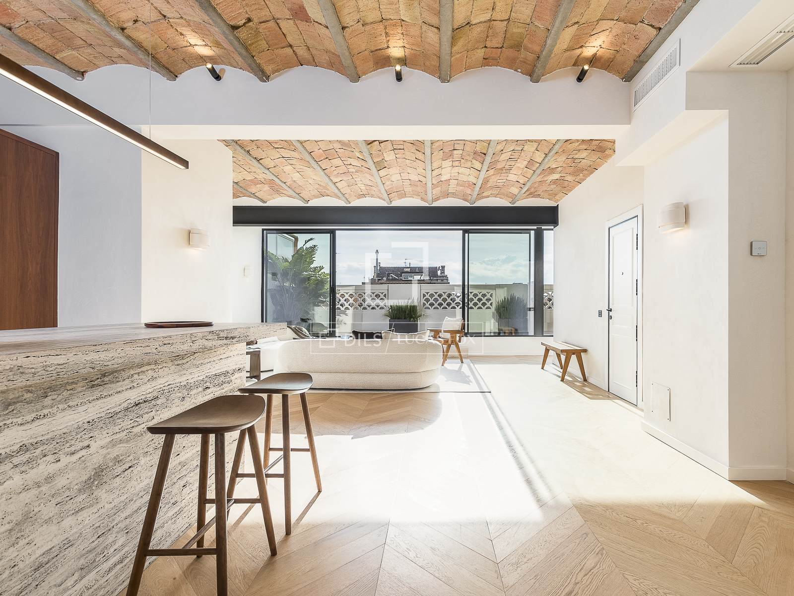 Kattohuoneisto Barcelona, Espanja 4 makuuhuonetta, 186 m2 No. 150403