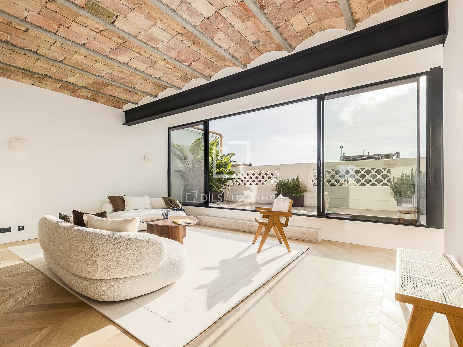 Kattohuoneisto Barcelona, Espanja 4 makuuhuonetta, 186 m2 No. 150403
