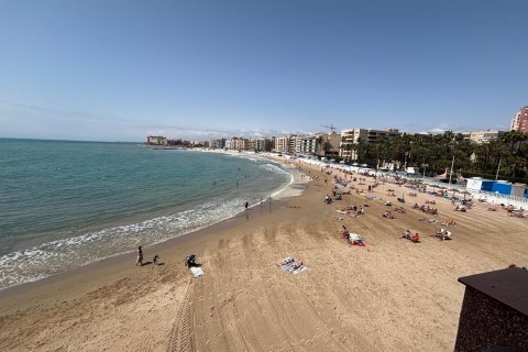 Appartamento a Torrevieja, Alicante, Spagna 3 camere da letto, 88 mq. N° 167702