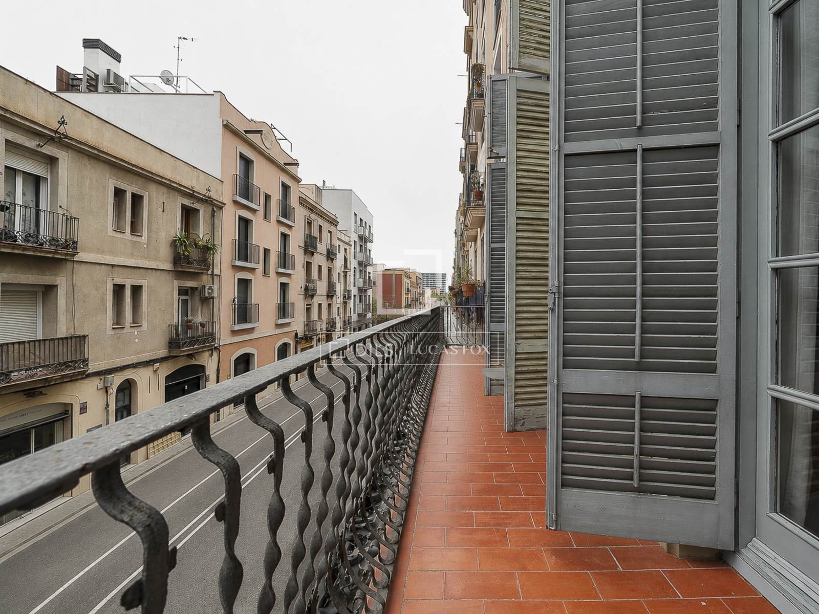 Apartment à Barcelona, Espagne 3 chambres, 129 m2 No. 196225