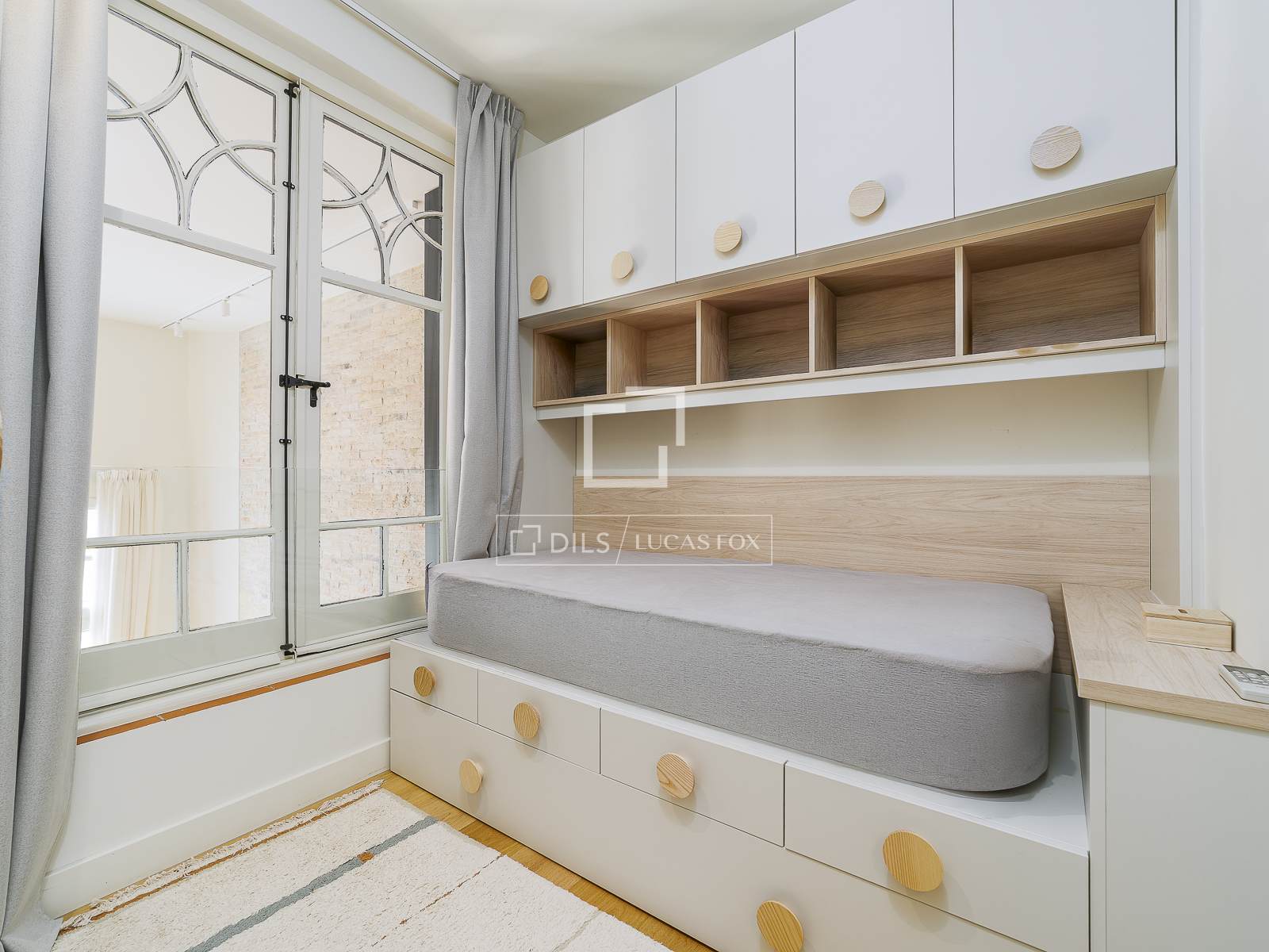 Apartment à Barcelona, Espagne 3 chambres, 129 m2 No. 196225