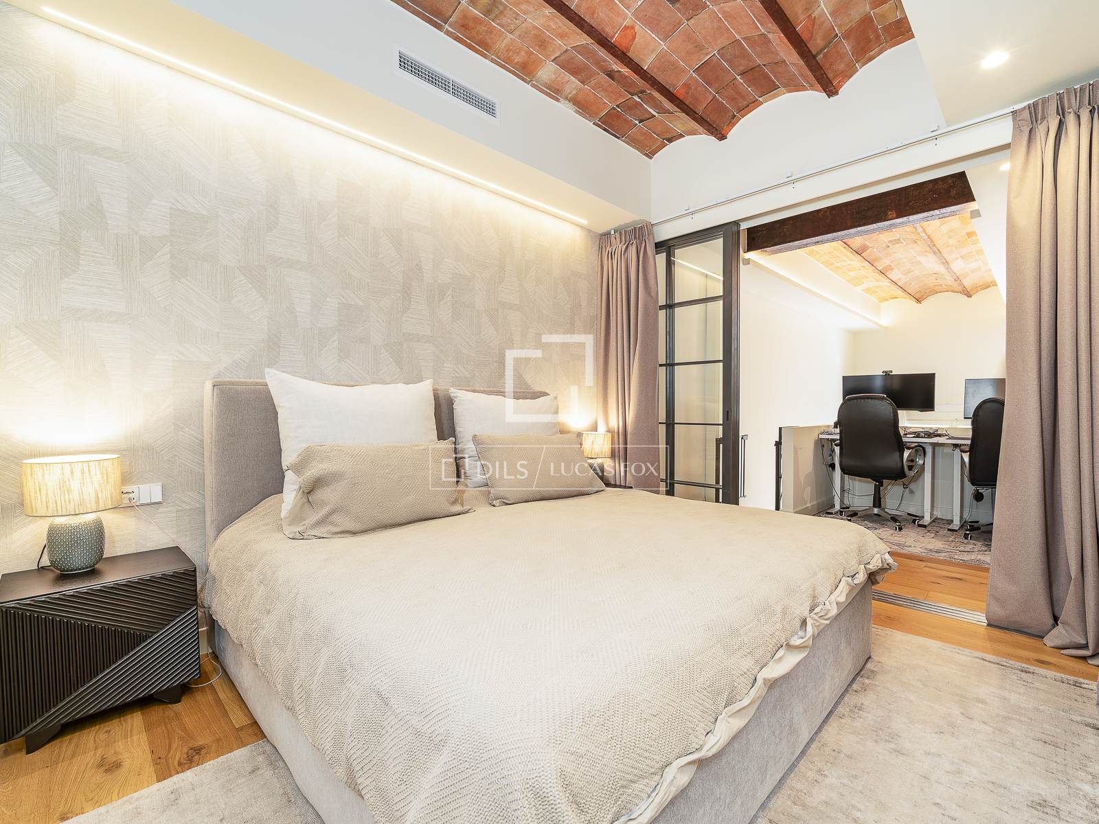 Apartment à Barcelona, Espagne 3 chambres, 129 m2 No. 196225