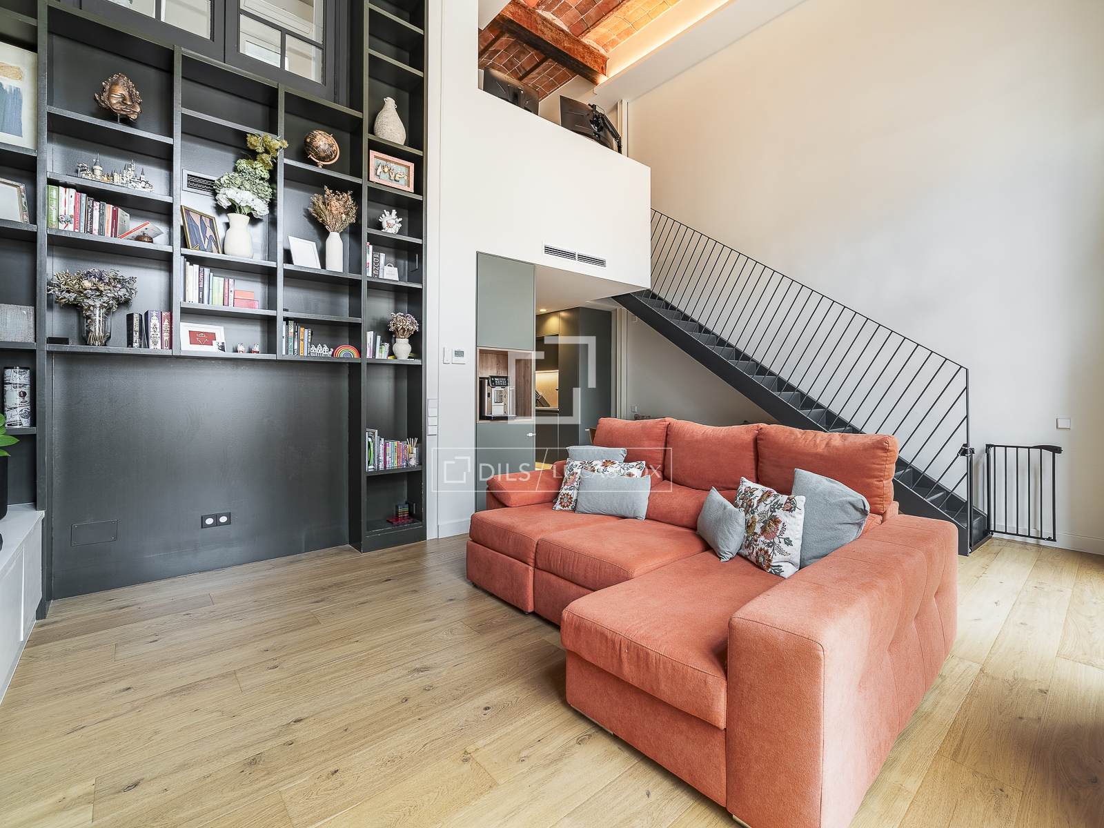 Apartment à Barcelona, Espagne 3 chambres, 129 m2 No. 196225