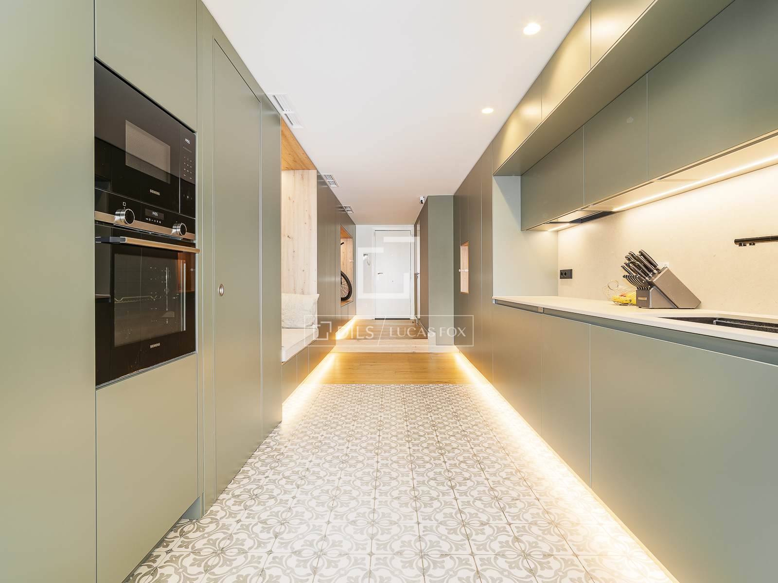 Apartment à Barcelona, Espagne 3 chambres, 129 m2 No. 196225