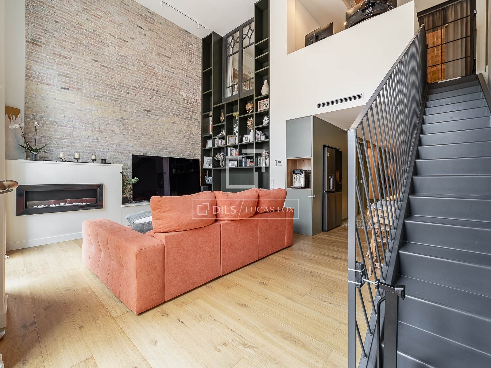 Apartment à Barcelona, Espagne 3 chambres, 129 m2 No. 196225