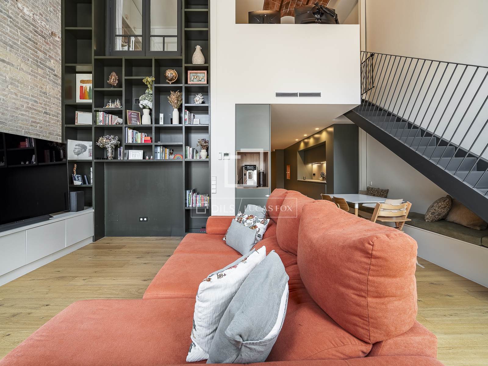 Apartment à Barcelona, Espagne 3 chambres, 129 m2 No. 196225