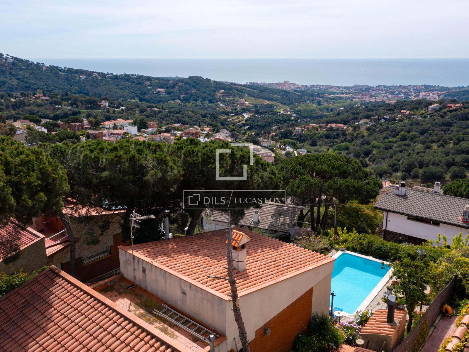 Villa a Alella, Barcelona, Spagna 3 camere da letto, 262 mq. N° 196223