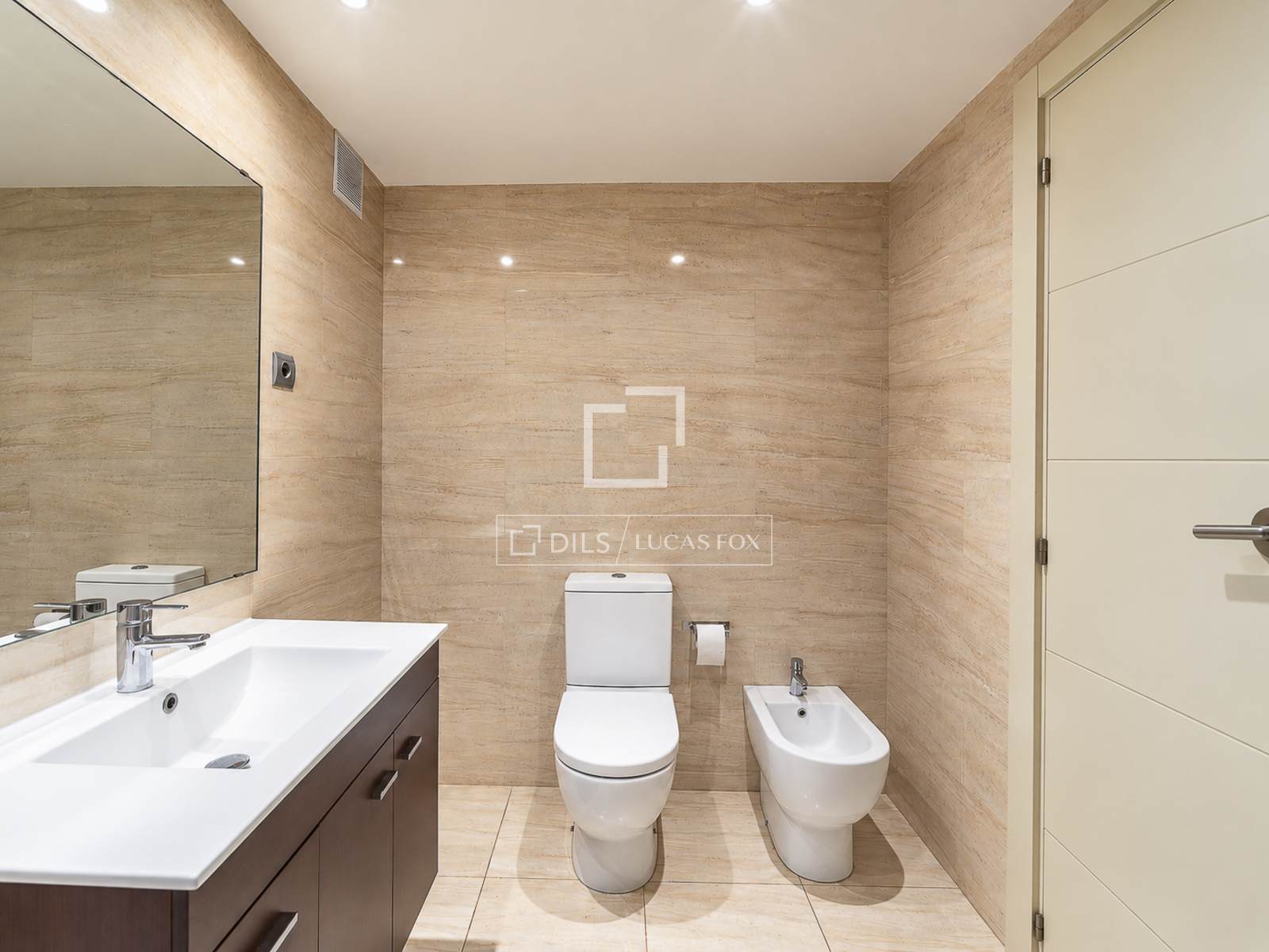 Apartment à Barcelona, Espagne 2 chambres, 105 m2 No. 196224