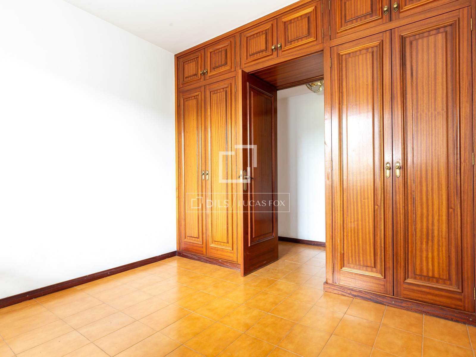 Villa à Sant Cugat Del Valles, Barcelona, Espagne 6 chambres, 321 m2 No. 196226