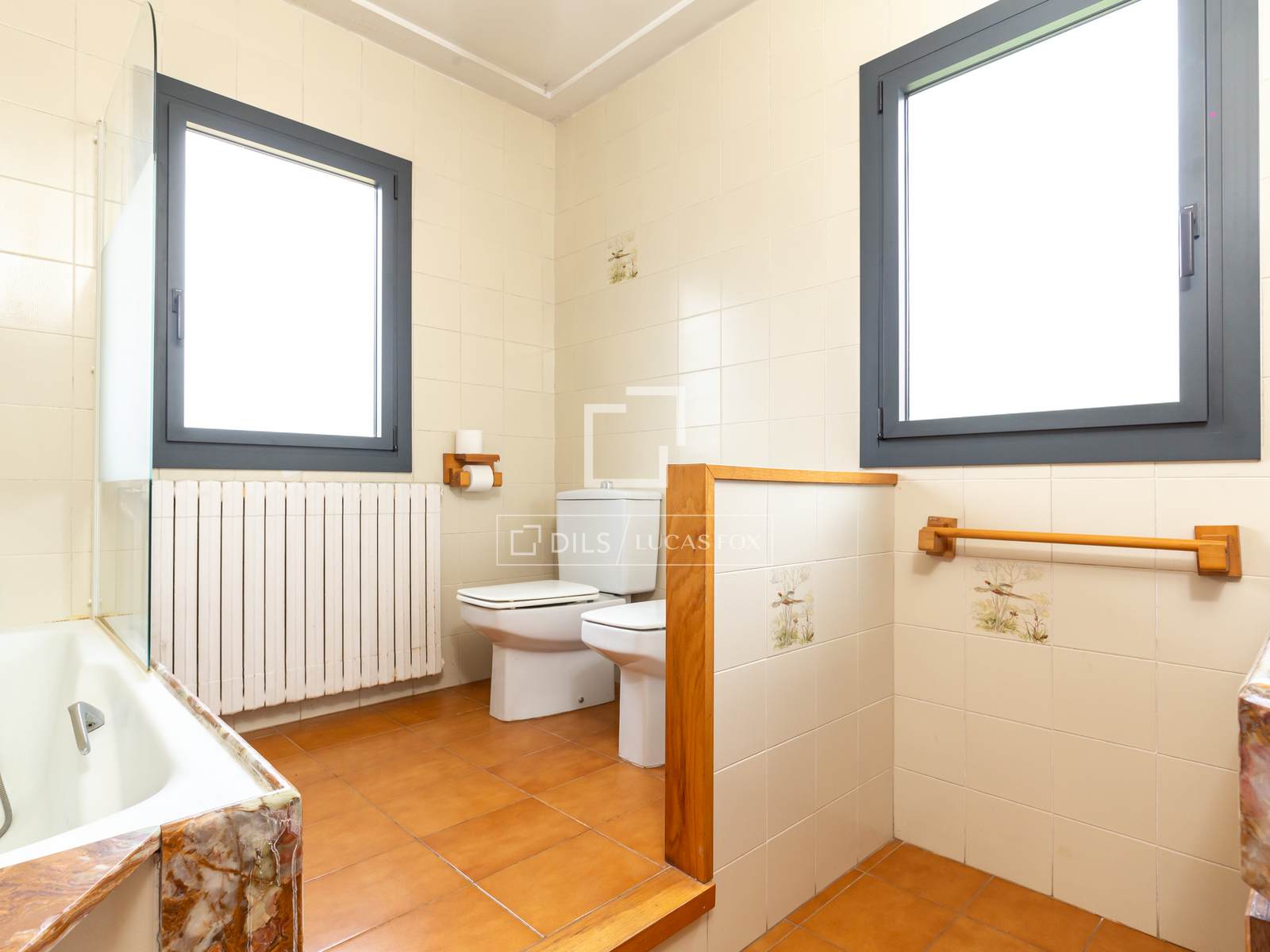 Villa à Sant Cugat Del Valles, Barcelona, Espagne 6 chambres, 321 m2 No. 196226