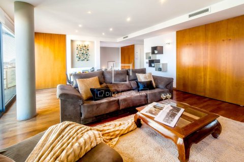 Penthouse in Barcelona, Spain 4 bedrooms, 125 sq.m. No. 196227