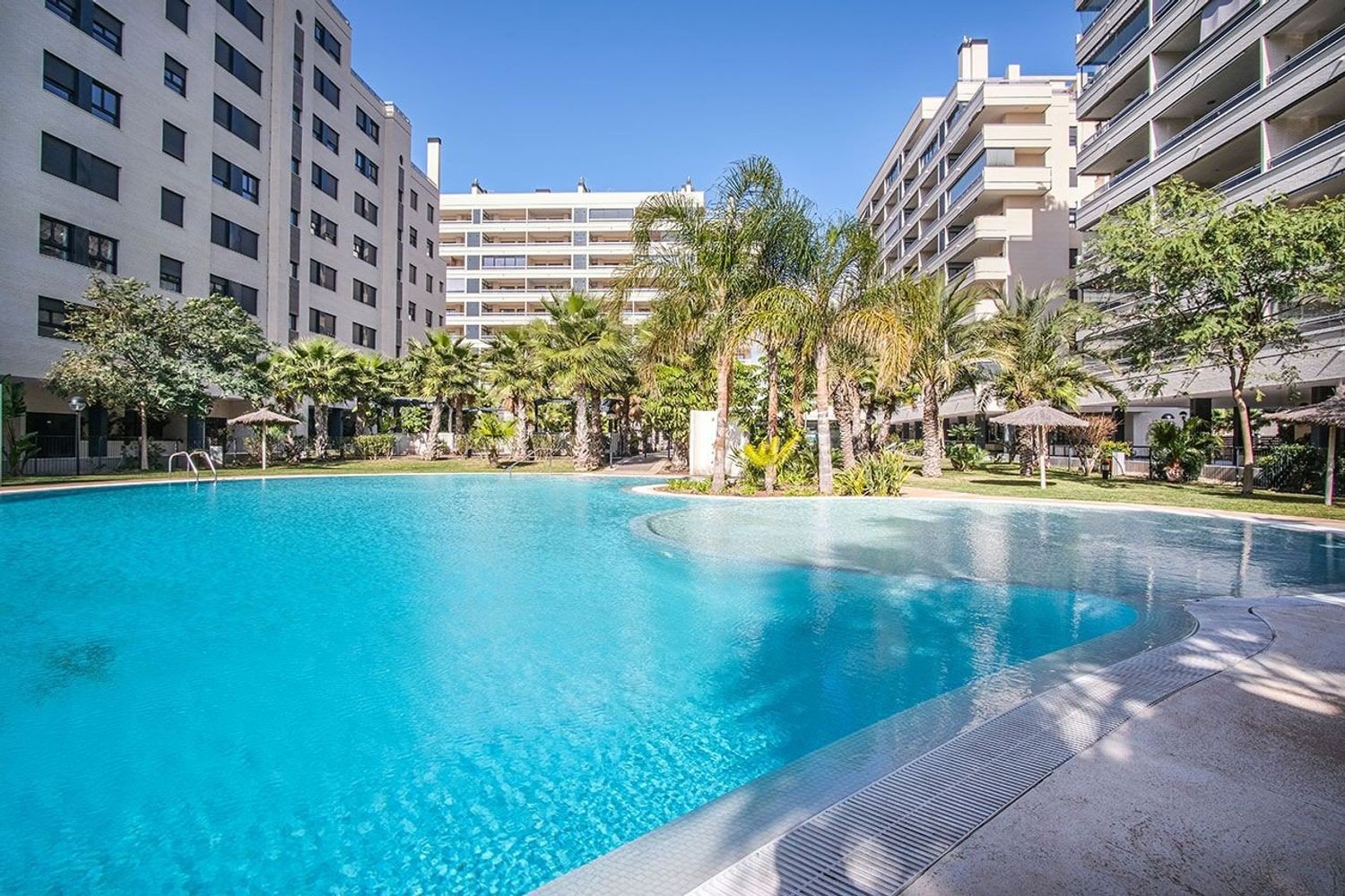 Apartamento en Alicante, España 2 dormitorios, 117 m2 No. 138336