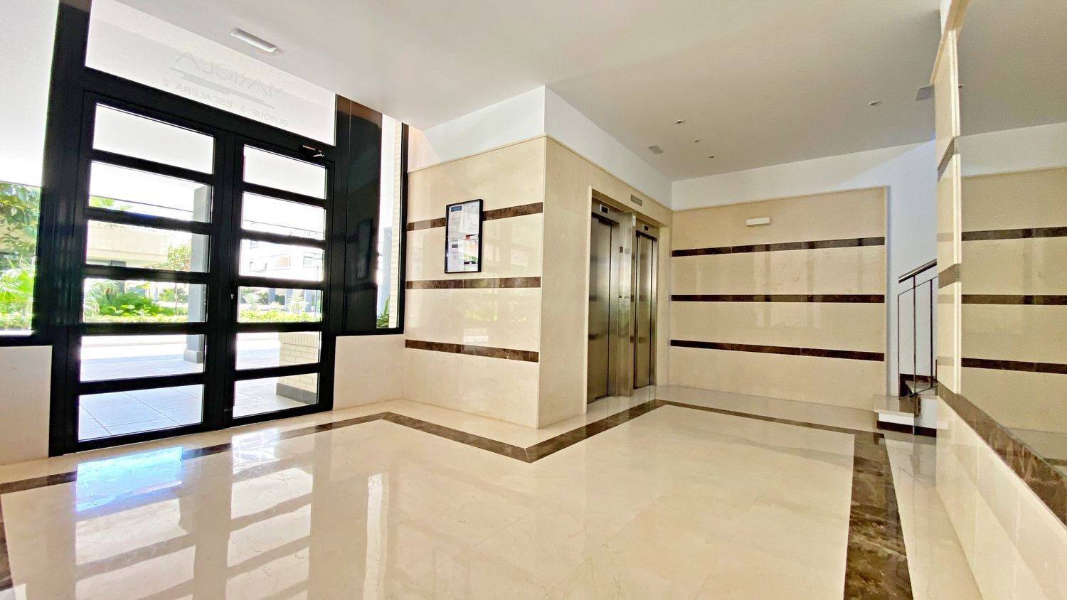 Apartamento en Alicante, España 2 dormitorios, 117 m2 No. 138336