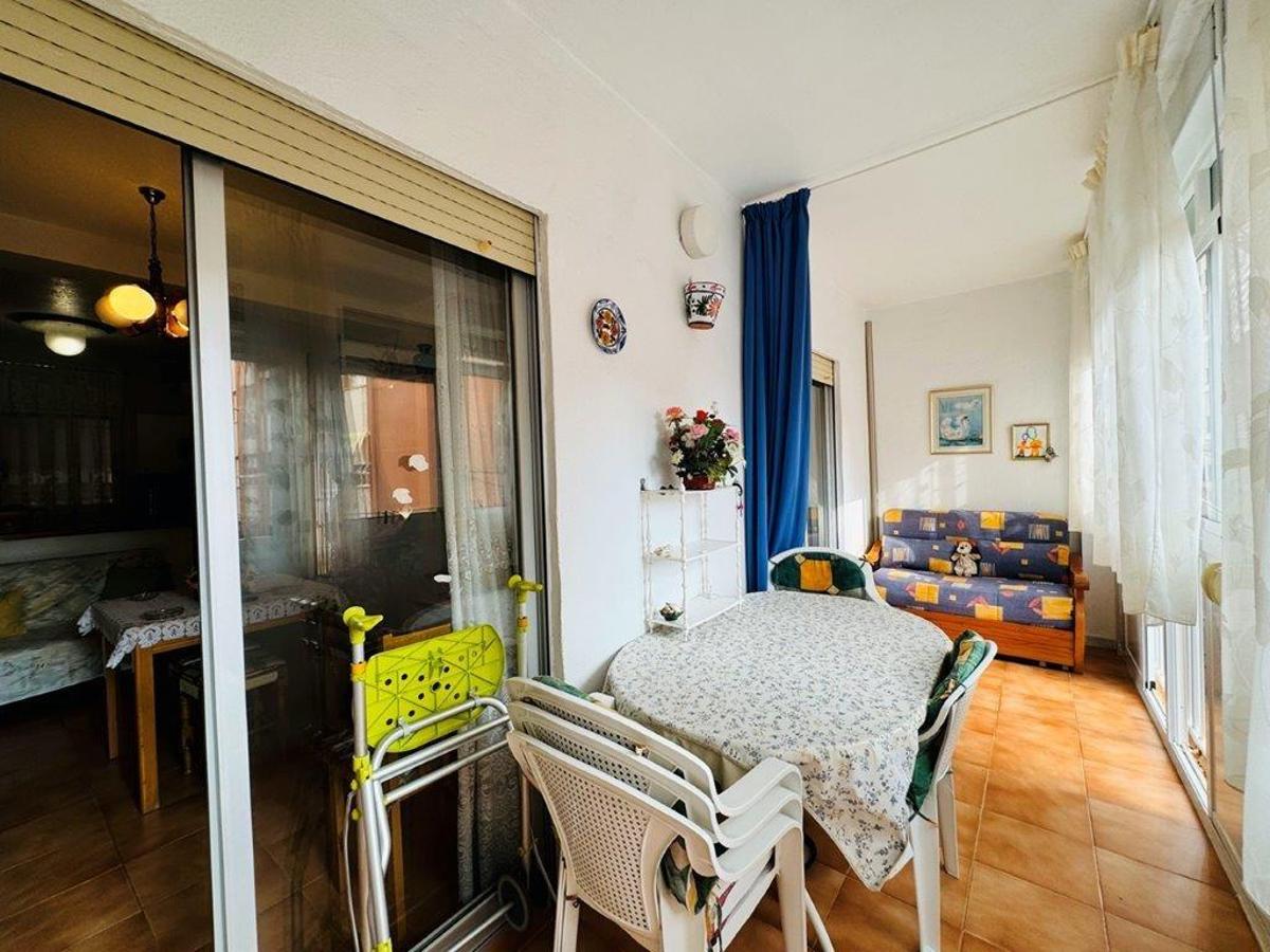 Apartment à Torrevieja, Alicante, Espagne 1 chambre, 56 m2 No. 183861