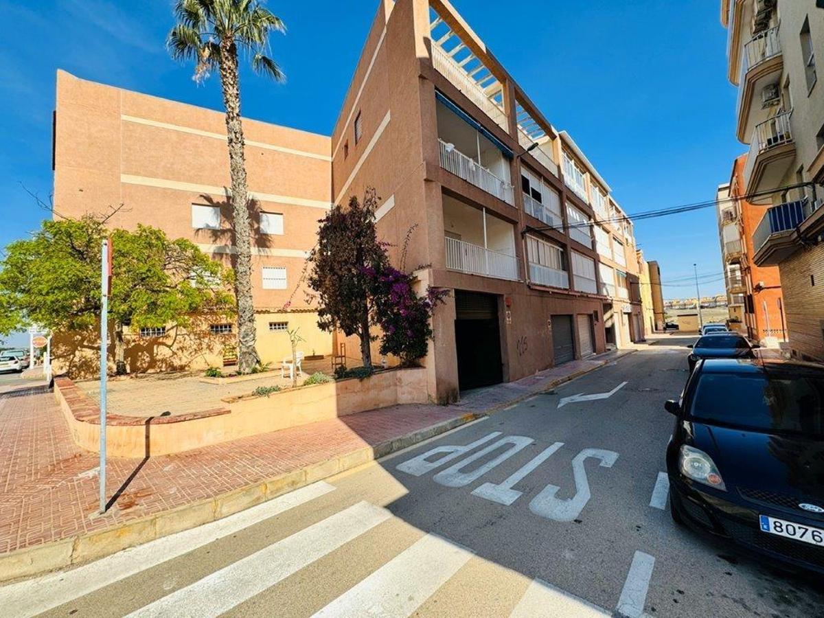 Apartment à Torrevieja, Alicante, Espagne 1 chambre, 56 m2 No. 183861
