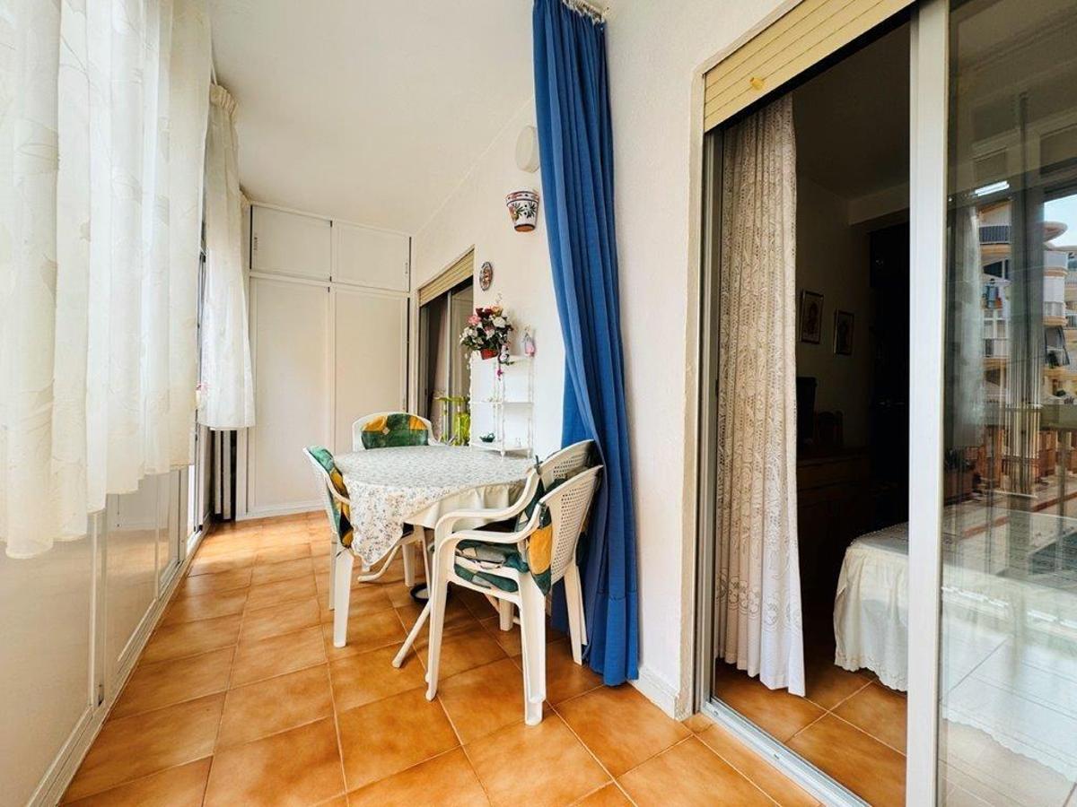 Apartment à Torrevieja, Alicante, Espagne 1 chambre, 56 m2 No. 183861