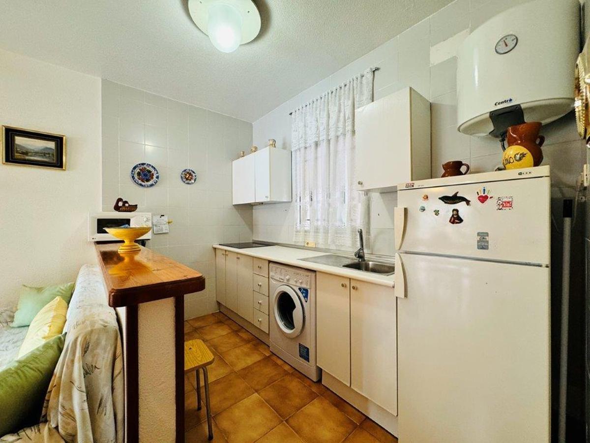 Apartment à Torrevieja, Alicante, Espagne 1 chambre, 56 m2 No. 183861