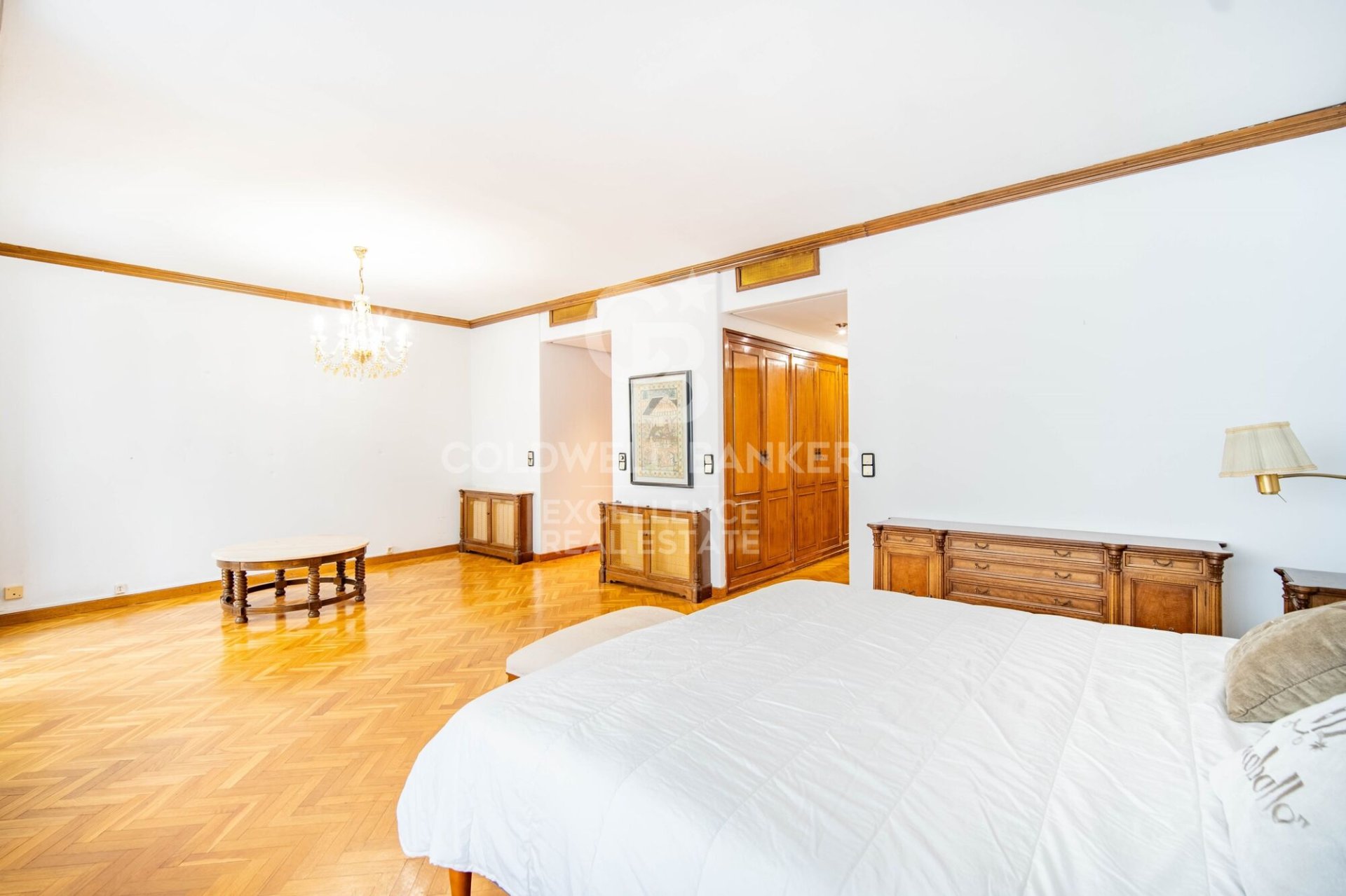 Apartament w Valencia, Hiszpania 5 sypialni, 384 mkw. nr 157525