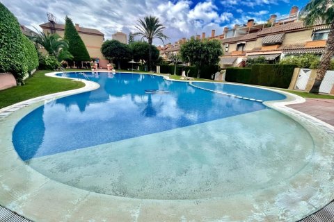 Tvåvåningslägenhet i San Juan, Alicante, Spanien 4 sovrum, 381 kvm. Nr. 138342