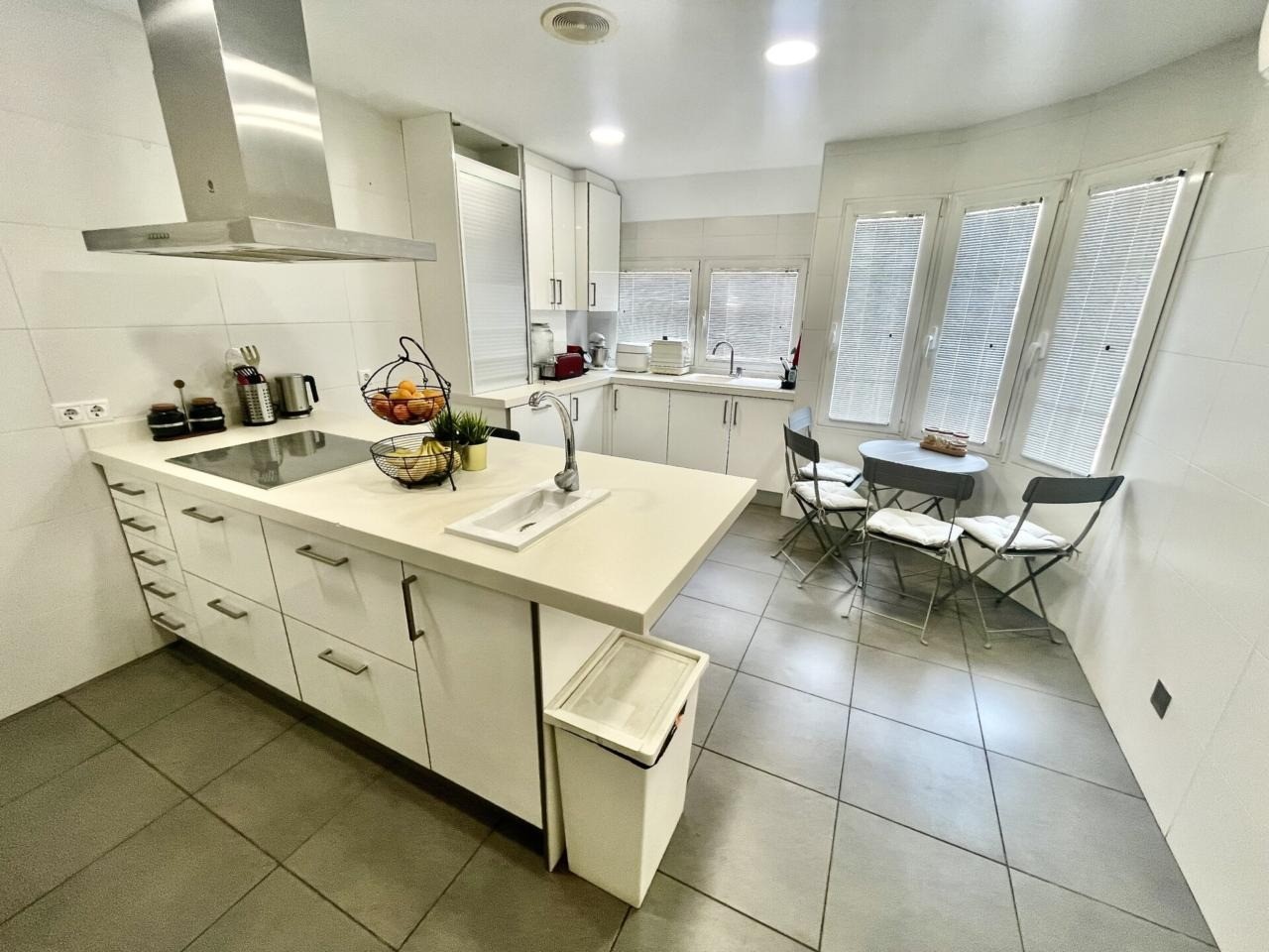 Дуплекс в Сан-Хуан, Аликанте, Испания 4 спальни, 381м2 №138342