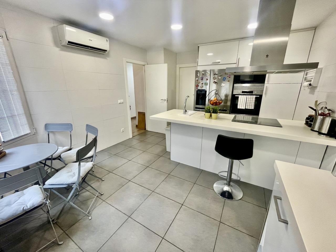 Дуплекс в Сан-Хуан, Аликанте, Испания 4 спальни, 381м2 №138342