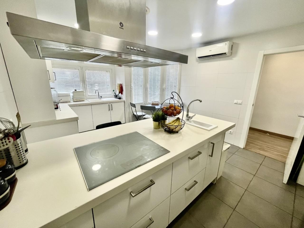 Дуплекс в Сан-Хуан, Аликанте, Испания 4 спальни, 381м2 №138342