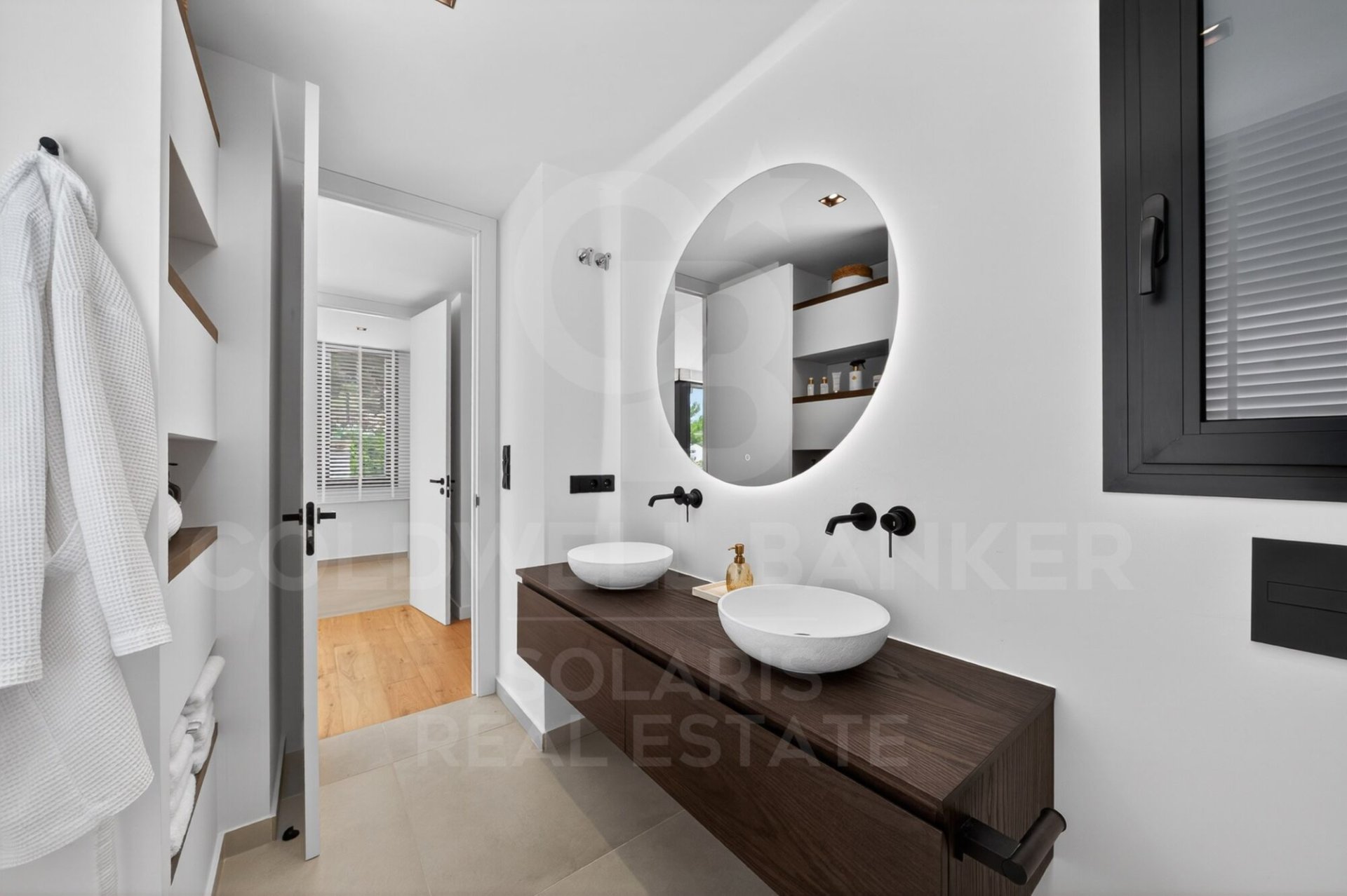 Villa a Benissa, Alicante, Spagna 4 camere da letto, 295 mq. N° 178451