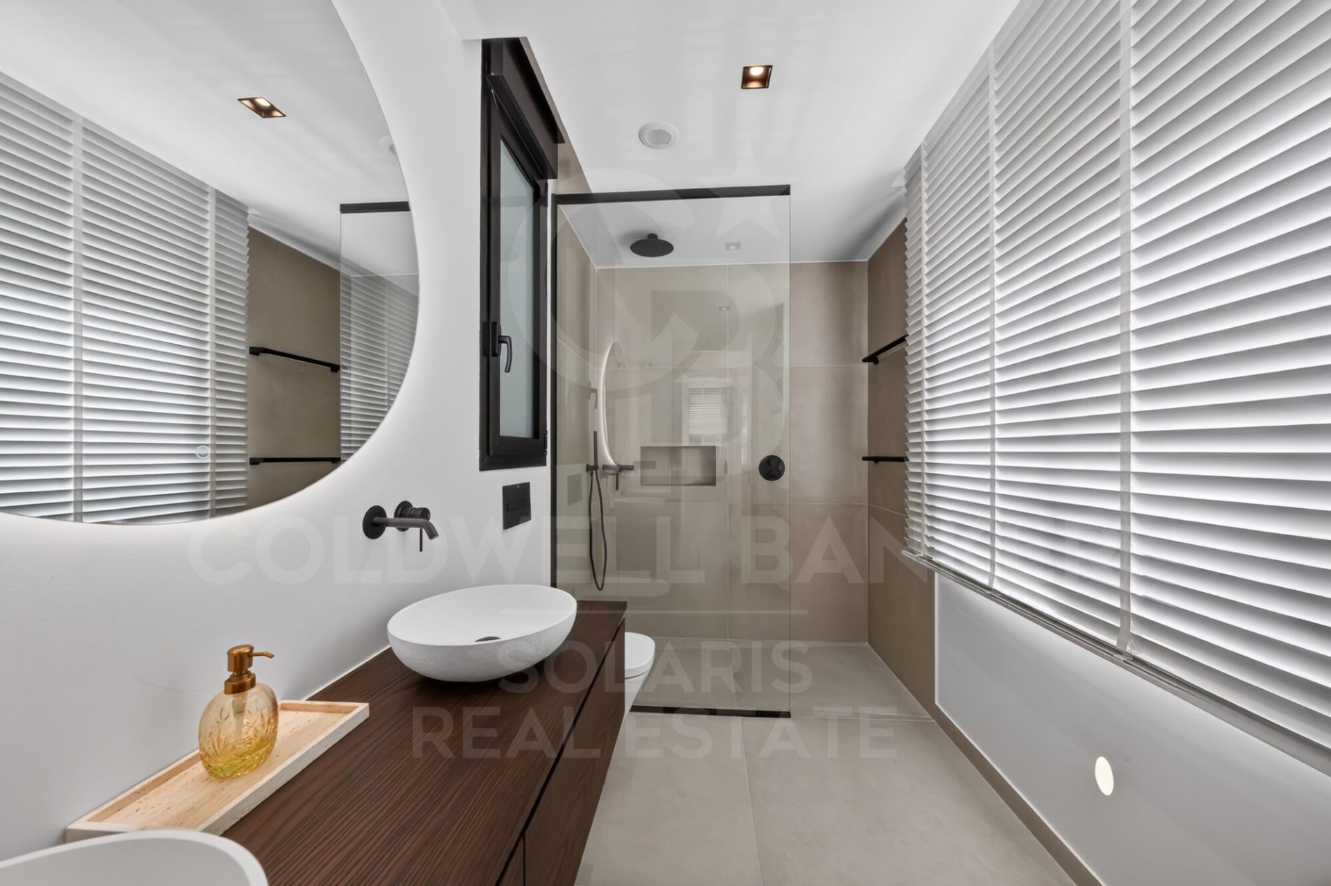 Villa a Benissa, Alicante, Spagna 4 camere da letto, 295 mq. N° 178451