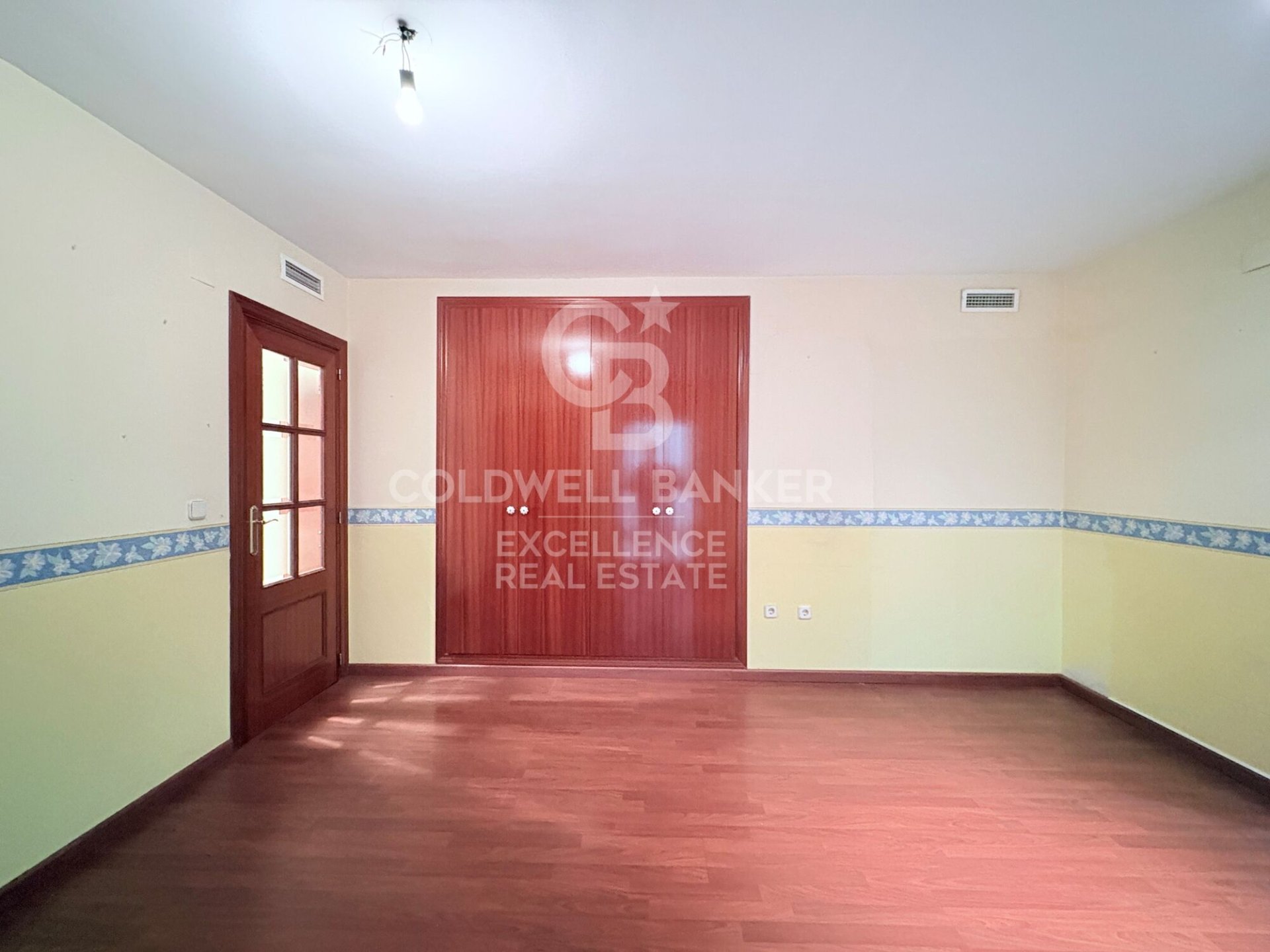 Apartment à Valencia, Espagne 3 chambres, 145 m2 No. 178446