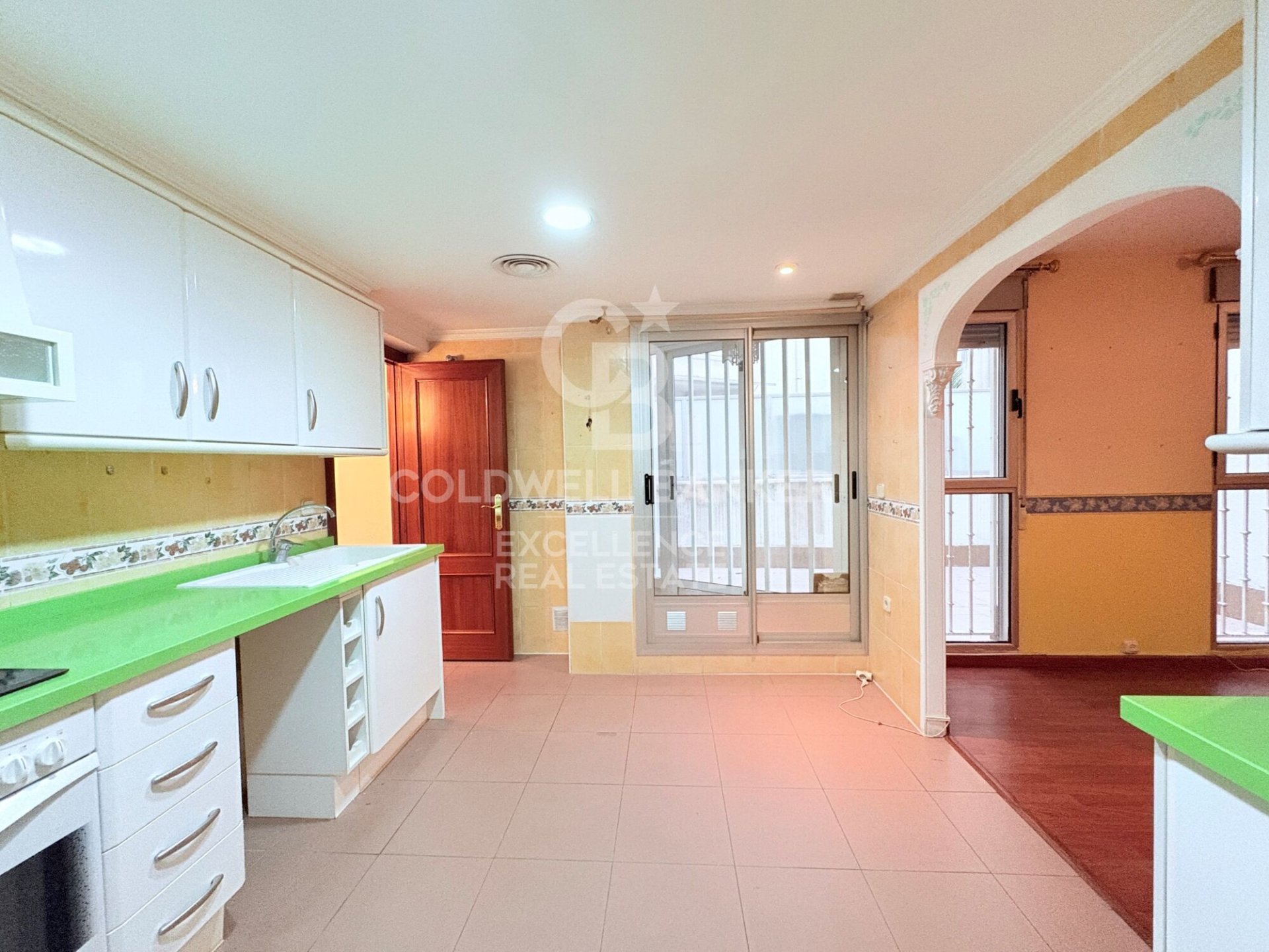 Apartment à Valencia, Espagne 3 chambres, 145 m2 No. 178446
