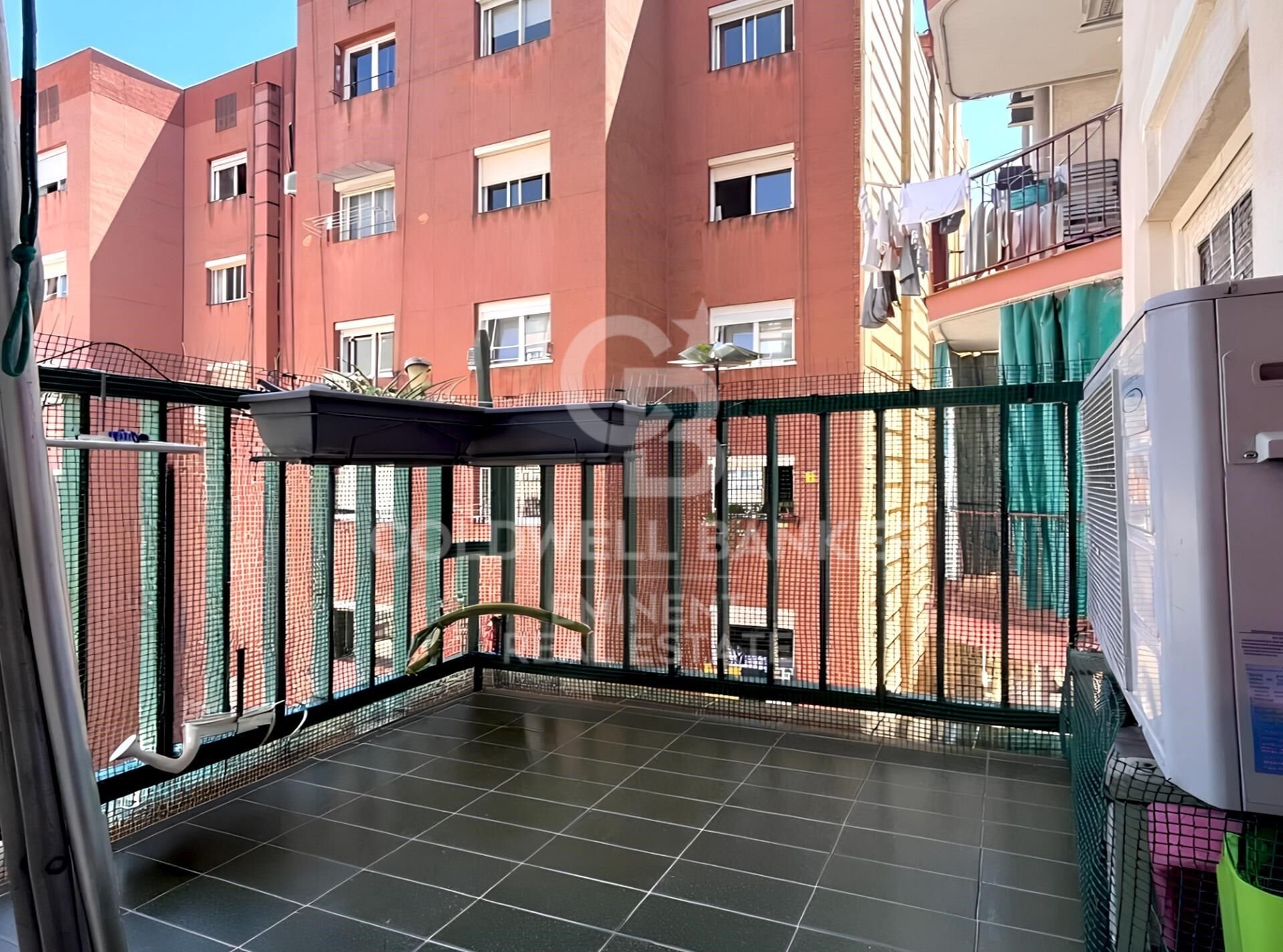 Lägenhet i Barcelona, Spanien 4 sovrum, 105 kvm. Nr. 178452
