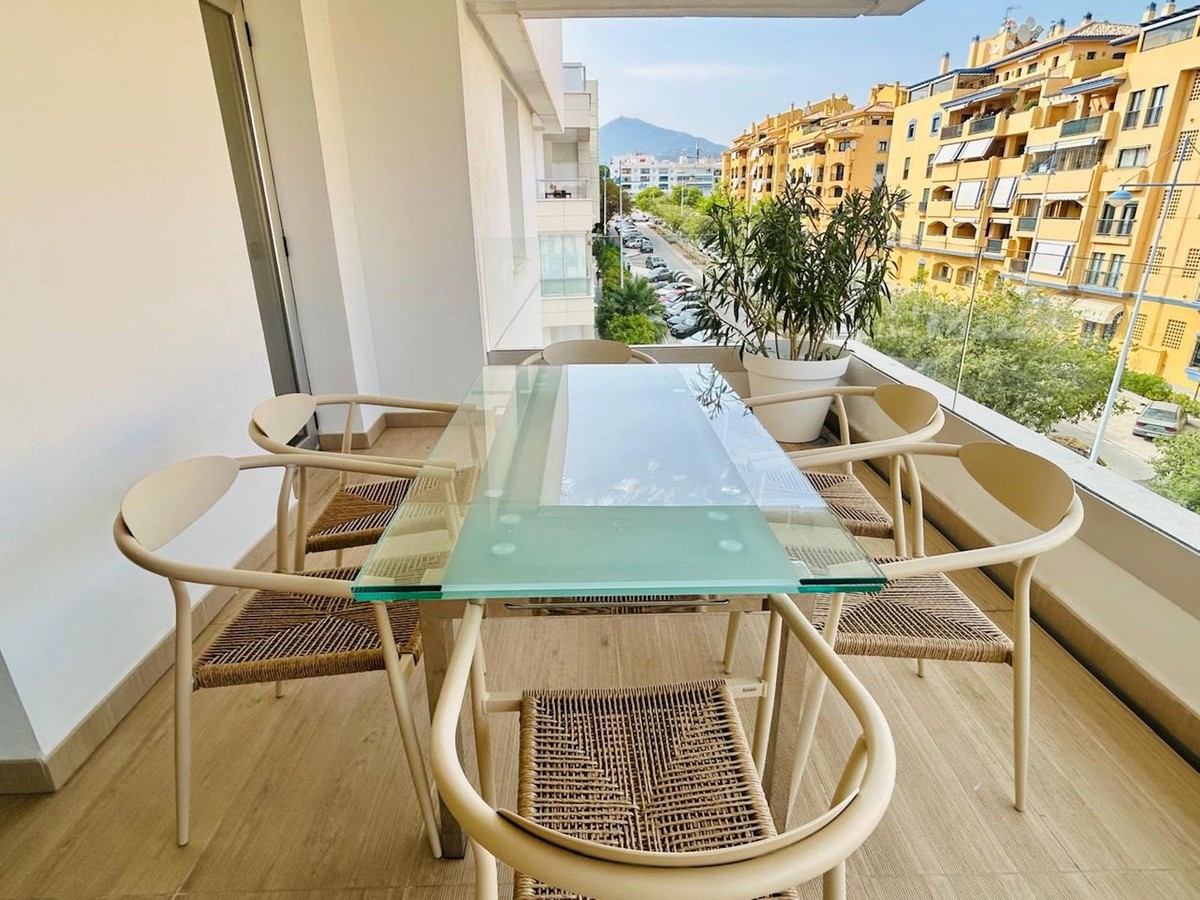 Appartamento a Marbella, Malaga, Spagna 3 camere da letto, 145 mq. N° 192385