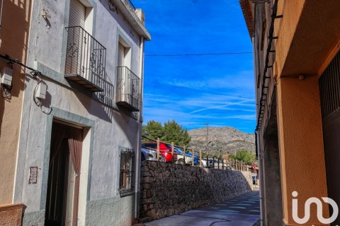 Townhouse in Fleix, Alicante, Spain 4 bedrooms, 165 sq.m. No. 186005