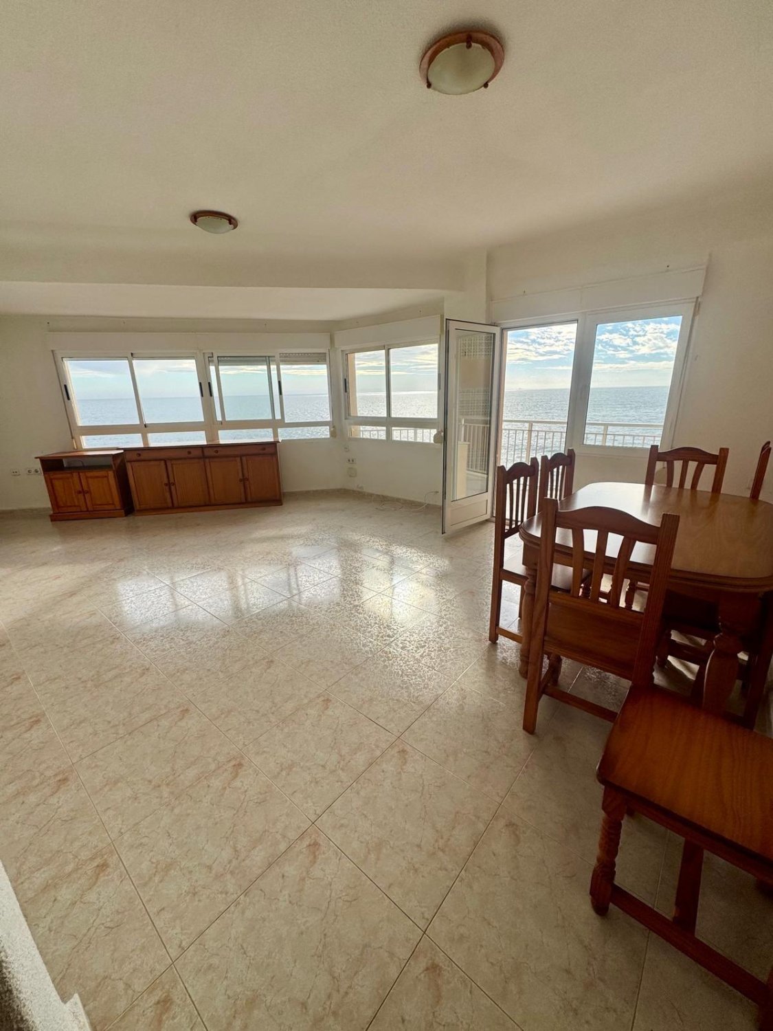 Apartamento en Torrevieja, Alicante, España 4 dormitorios, 127 m2 No. 165855