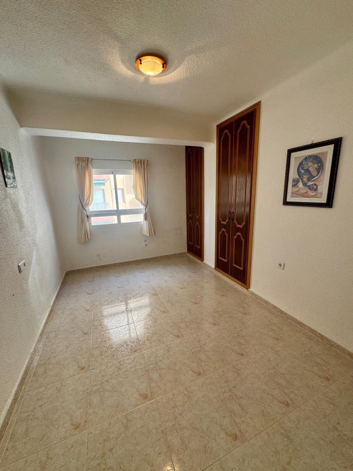 Apartamento en Torrevieja, Alicante, España 4 dormitorios, 127 m2 No. 165855