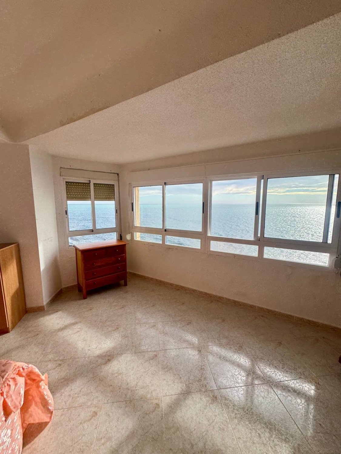 Apartamento en Torrevieja, Alicante, España 4 dormitorios, 127 m2 No. 165855