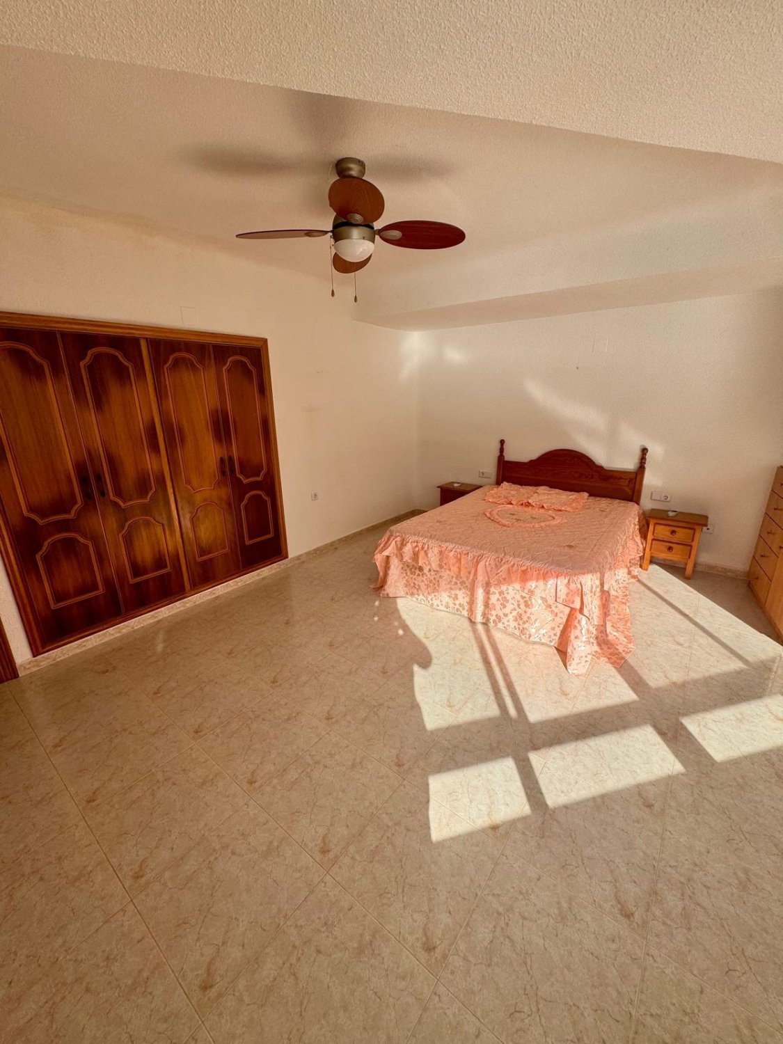 Apartamento en Torrevieja, Alicante, España 4 dormitorios, 127 m2 No. 165855