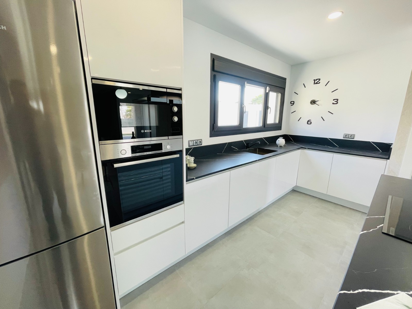 Villa à Torrevieja, Alicante, Espagne 5 chambres, 368 m2 No. 188619