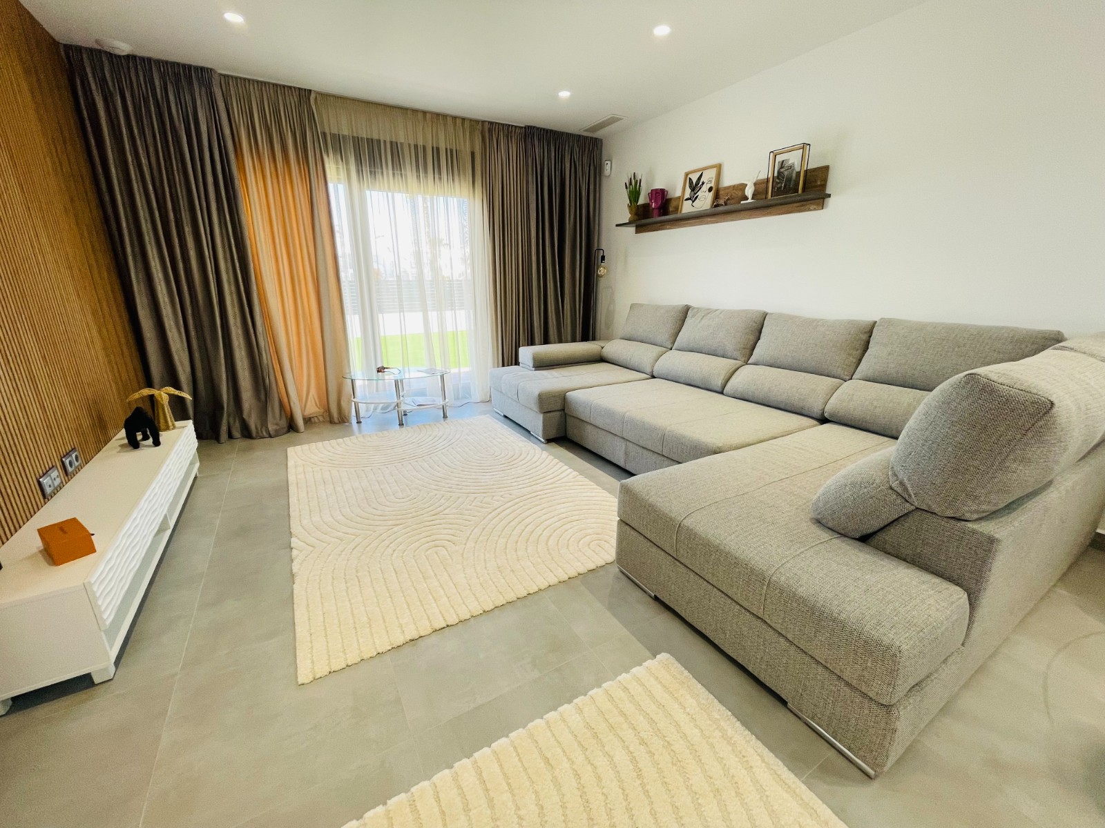 Villa à Torrevieja, Alicante, Espagne 5 chambres, 368 m2 No. 188619